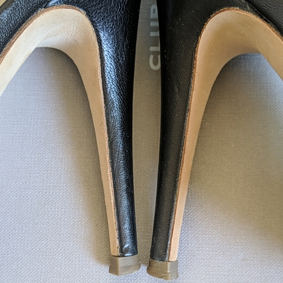 Italian leather stiletto sandal with fur detail - Picture 6 of 6